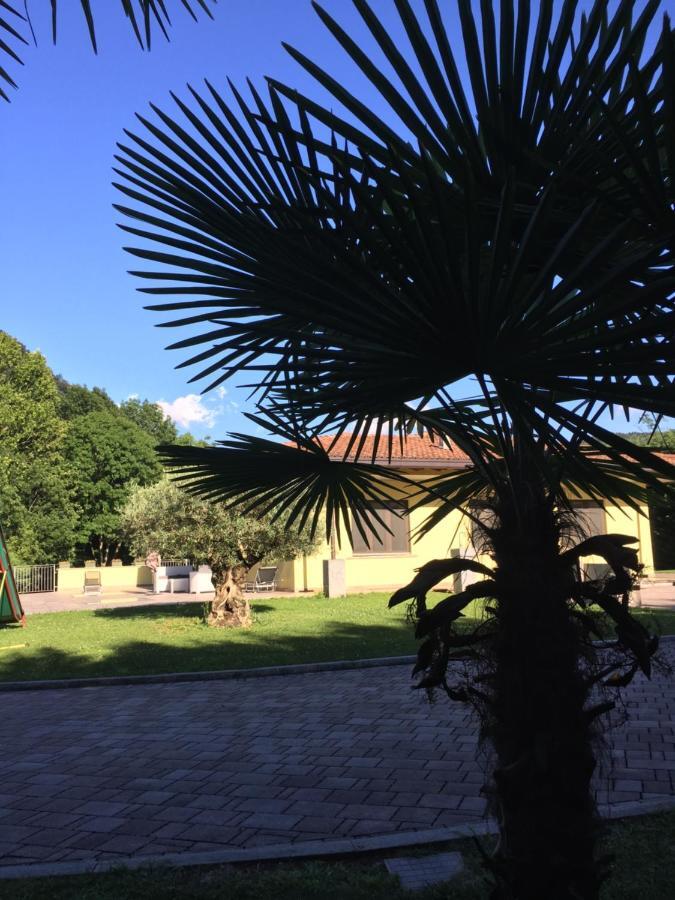 Villa Althea Ronago エクステリア 写真