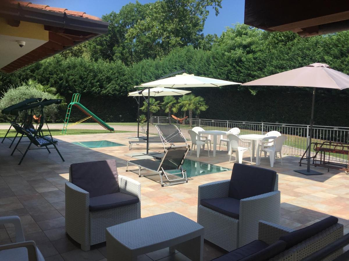 Villa Althea Ronago エクステリア 写真